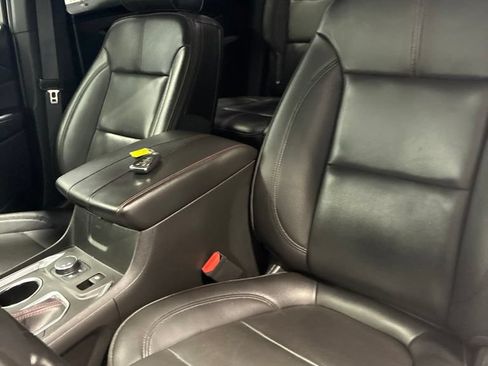 Used 2022 Chevrolet Traverse RS w/ LPO, Floor Liner Package FWD image 17