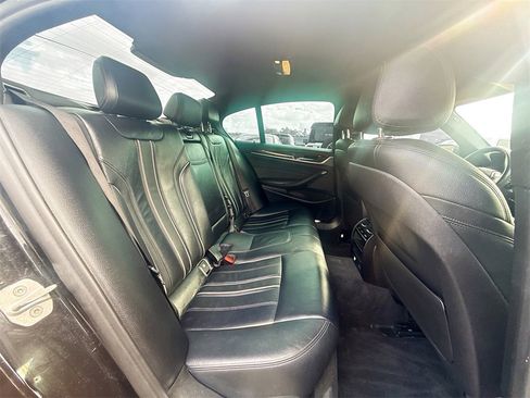 Used 2020 BMW 530i w/ Convenience Package image 31