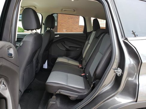Used 2017 Ford Escape SE FWD image 10