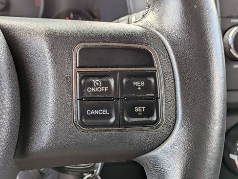 Used 2011 Jeep Patriot Latitude FWD image 12