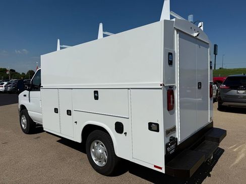 New 2026 Ford E-350 and Econoline 350 Super Duty w/ Power Equipment Group RWD image 5