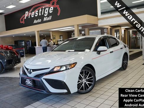 Used 2022 Toyota Camry SE image 1