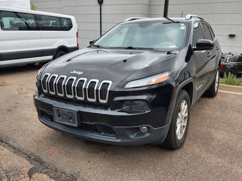 Used 2017 Jeep Cherokee Latitude w/ Safety/Convenience Group AWD/4WD image 17
