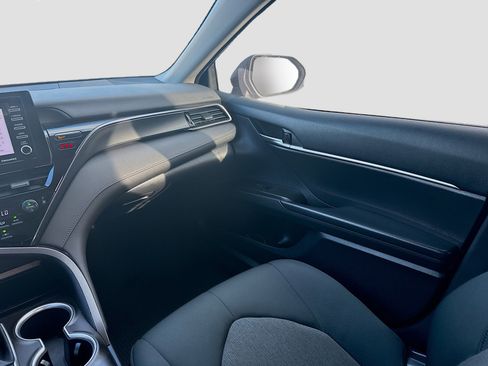 Used 2023 Toyota Camry LE image 19