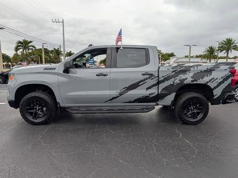 Used 2025 Chevrolet Silverado 1500 Custom Trail Boss w/ LPO, Dark Essentials Package AWD/4WD image 4