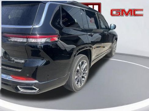 Used 2023 Jeep Grand Cherokee L Overland w/ Luxury Tech Group IV AWD/4WD image 4