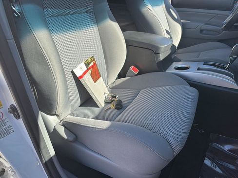 Used 2012 Toyota Tacoma 4x4 Double Cab w/ TRD Off-Road Pkg image 10