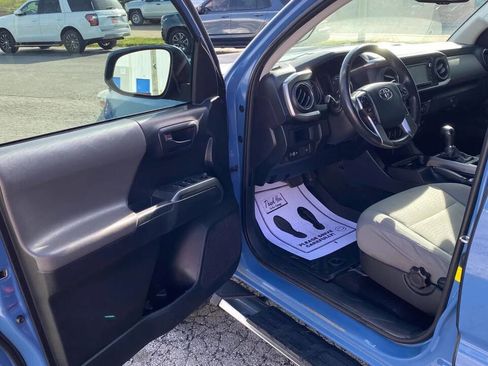 Used 2019 Toyota Tacoma SR5 RWD image 9