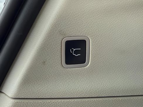 Used 2022 Chrysler Pacifica Touring-L FWD image 10