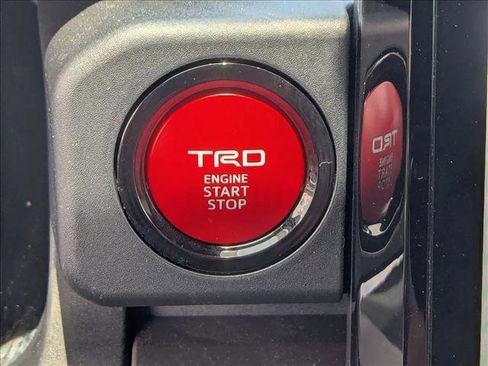 Used 2024 Toyota Tacoma TRD Off-Road image 29