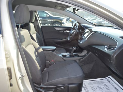Used 2016 Chevrolet Malibu LT w/ Driver Confidence Package FWD image 17