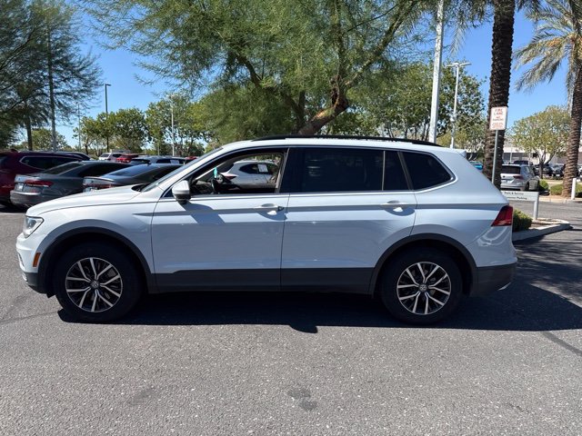 Used 2019 Volkswagen Tiguan SE w/ Panoramic Sunroof Package AWD/4WD image 3