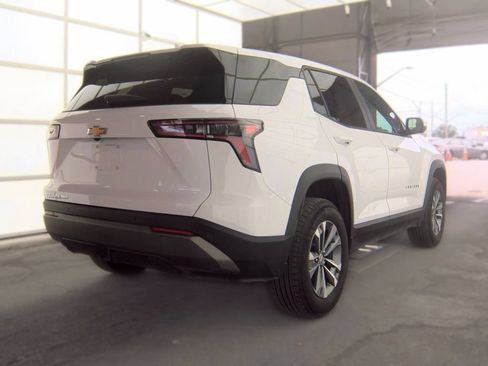 Used 2025 Chevrolet Equinox LT AWD/4WD image 4