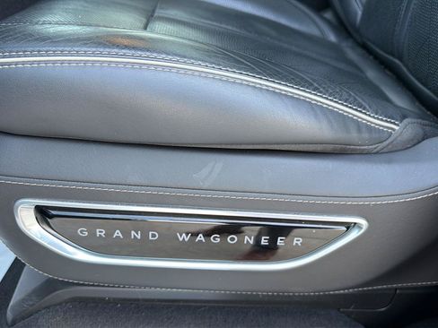 Used 2023 Jeep Grand Wagoneer Series II AWD/4WD image 8