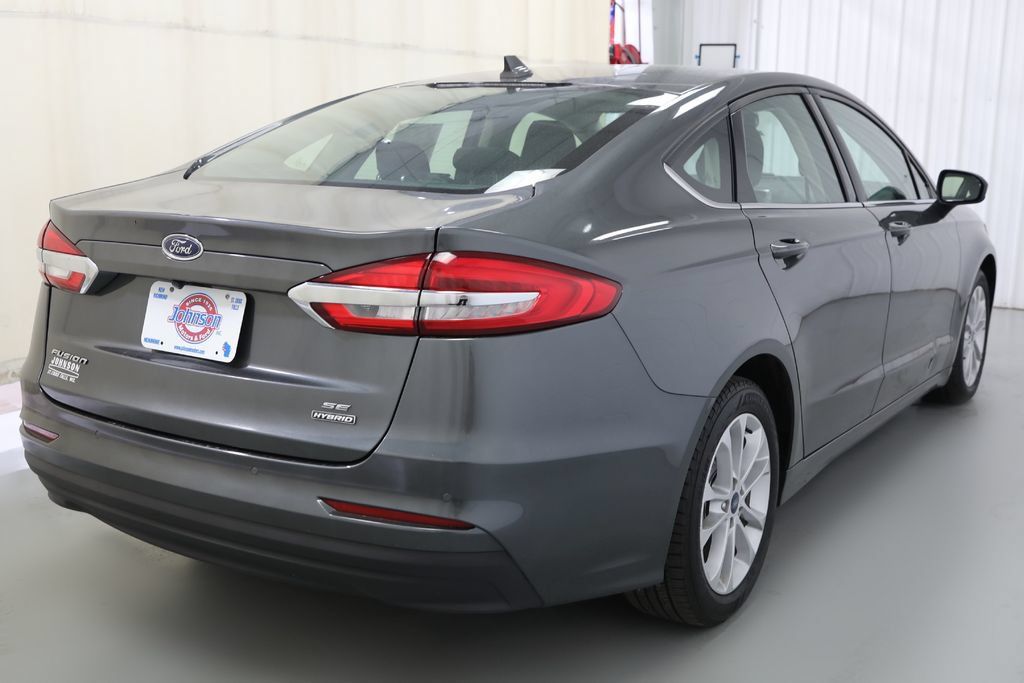 Used 2020 Ford Fusion SE FWD image 15
