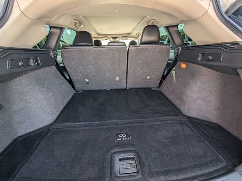 Used 2019 INFINITI QX50 Luxe w/ Navigation Package FWD image 19