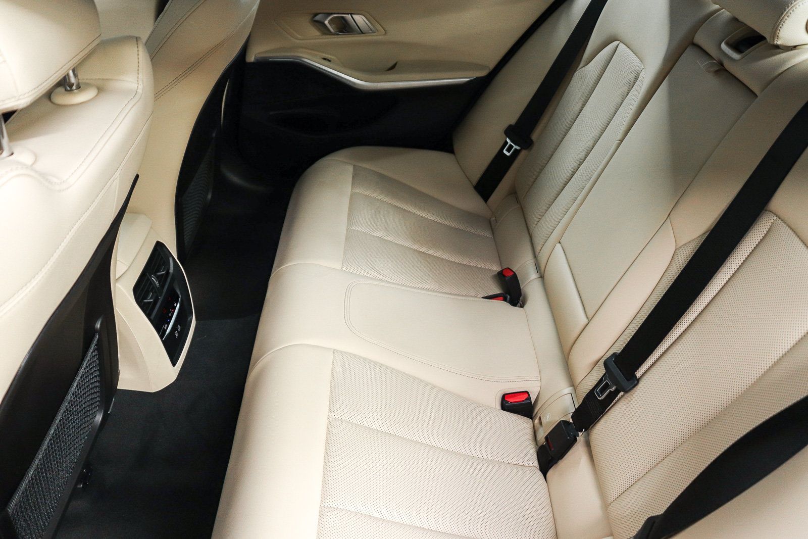 Certified 2023 BMW 330i Sedan w/ Driving Assistance Package RWD image 18