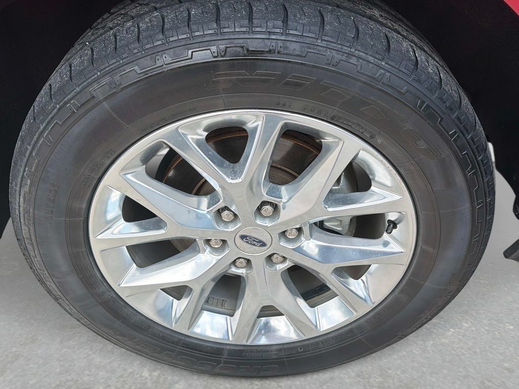 Used 2020 Ford Expedition XLT w/ Equipment Group 202A AWD/4WD image 12