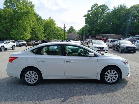 Used 2016 Nissan Sentra S FWD image 5