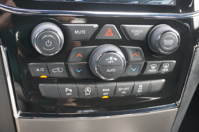 Used 2022 Jeep Grand Cherokee Laredo E RWD image 13