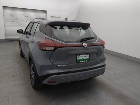 Used 2021 Nissan Kicks SR w/ SR Premium Package FWD image 5