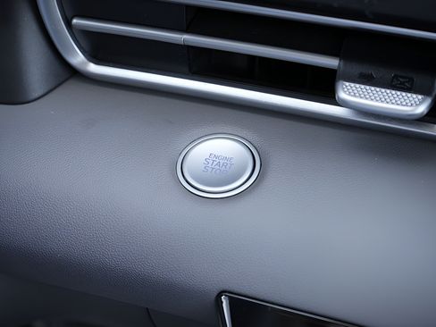 Certified 2023 Hyundai Elantra SEL FWD image 27