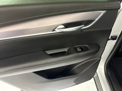 Used 2018 Cadillac XT5 Premium Luxury FWD image 29