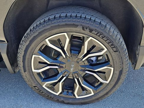 New 2025 GMC Sierra EV Denali image 10