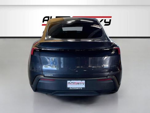 Used 2026 Tesla Model Y 2WD image 6