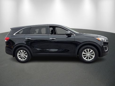 Used 2017 Kia Sorento L FWD image 8