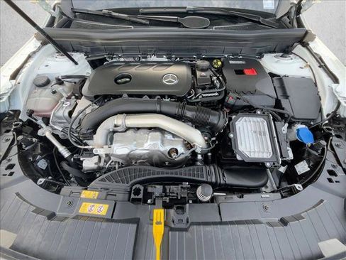 Certified 2025 Mercedes-Benz GLB 250 4MATIC image 21