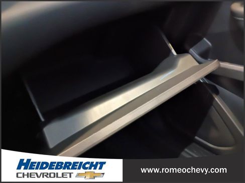 Used 2023 GMC Terrain SLE w/ Driver Convenience Package image 28