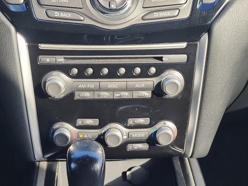 Used 2013 Nissan Pathfinder SV w/ Trailer Tow Pkg image 18