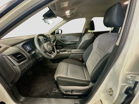 Used 2023 Nissan Rogue SV AWD/4WD image 13