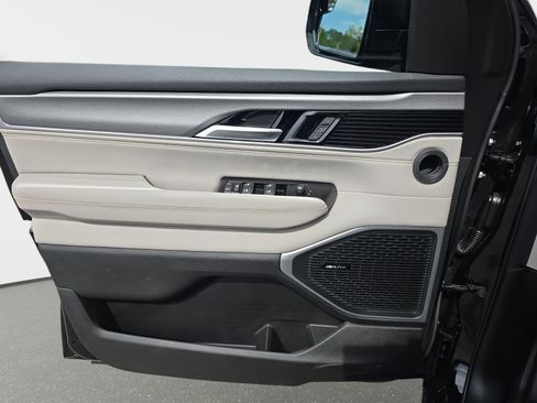 New 2026 Jeep Grand Wagoneer 4WD image 23