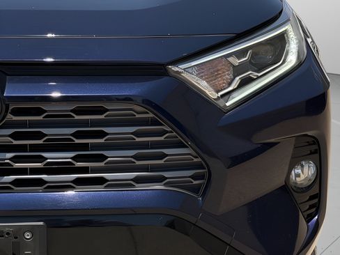 Used 2019 Toyota RAV4 XSE AWD/4WD image 27