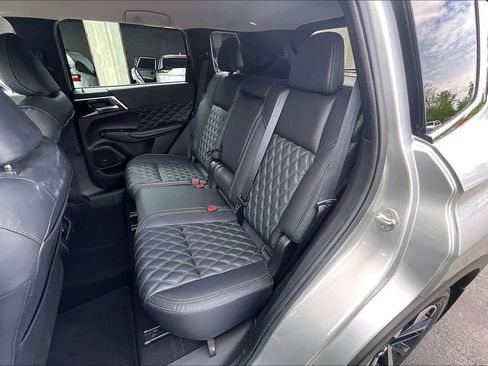 Used 2022 Mitsubishi Outlander SEL AWD/4WD image 25