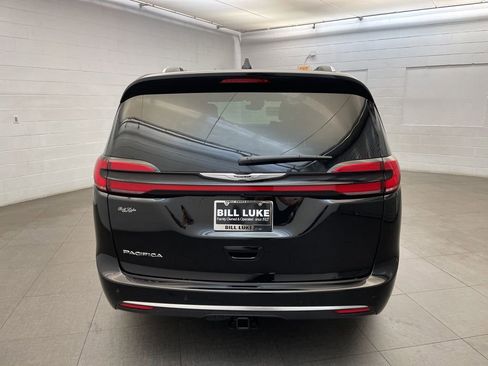 New 2026 Chrysler Pacifica Pinnacle FWD image 4