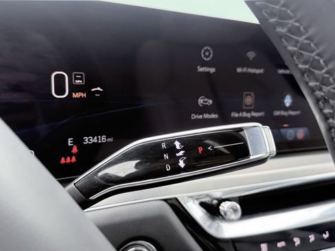 Used 2024 Cadillac Lyriq Luxury image 61