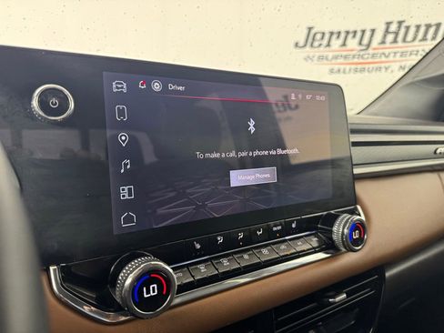 Used 2025 GMC Canyon AT4 AWD/4WD image 25