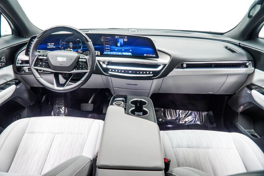 Used 2024 Cadillac Lyriq Sport RWD image 5