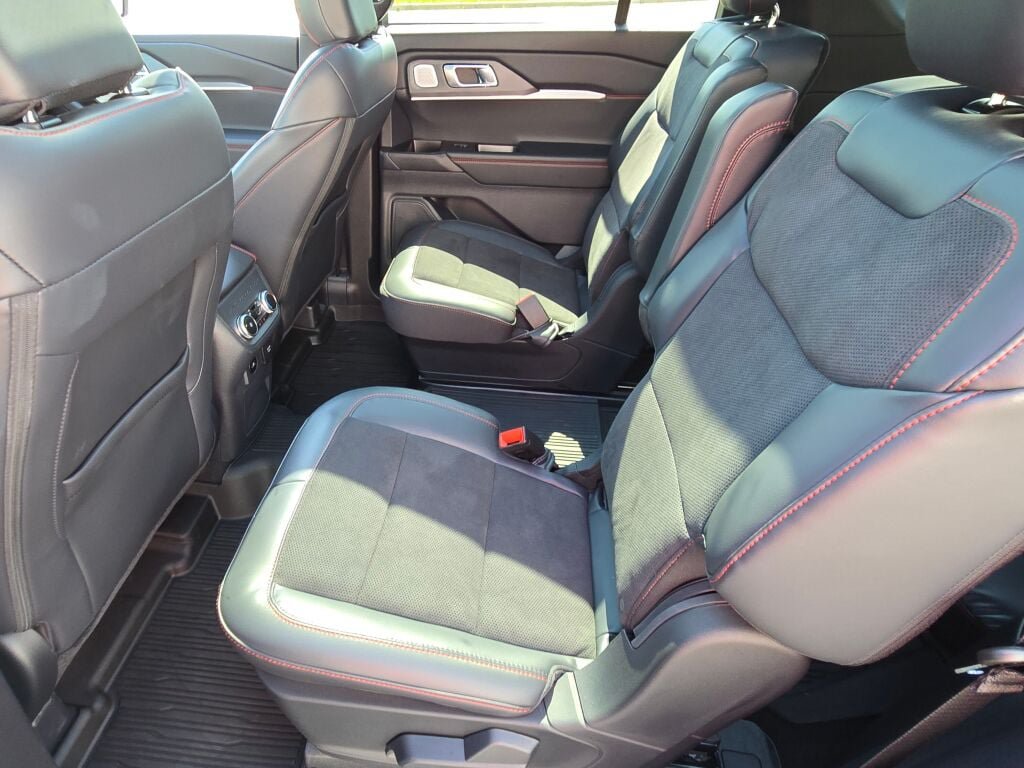 Used 2025 Ford Explorer ST w/ Sun And Sound Package AWD/4WD image 18