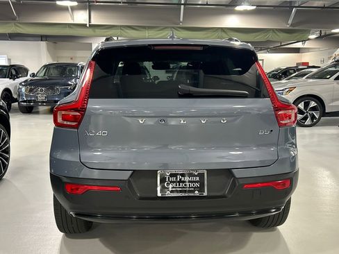 Used 2023 Volvo XC40 B5 Plus w/ Driver Assist Package image 3
