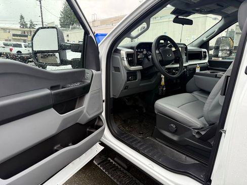 New 2026 Ford F250 XL w/ XL Chrome Package image 35