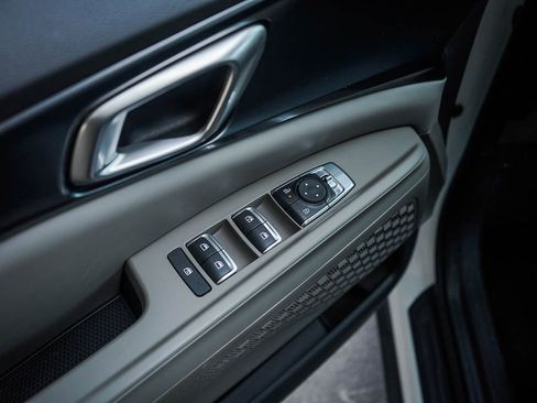 New 2026 Kia Carnival FWD image 19