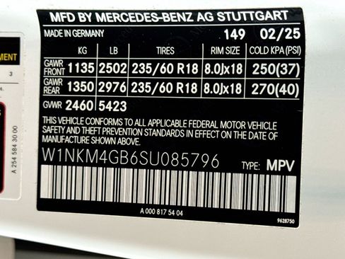 Used 2025 Mercedes-Benz GLC 300 image 30