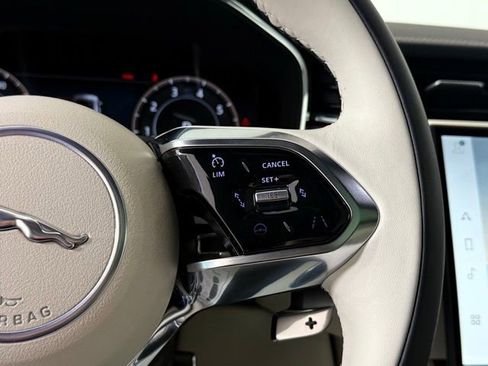 Certified 2026 Jaguar F-PACE R-Dynamic S AWD/4WD image 23