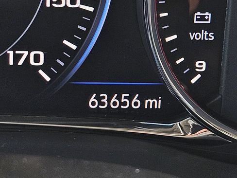Used 2023 GMC Acadia AT4 w/ Technology Package AWD/4WD image 29