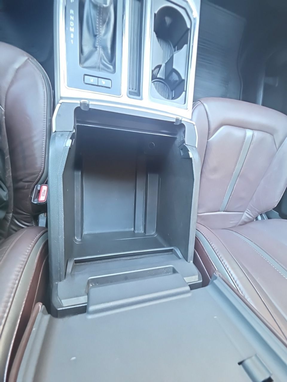 Used 2015 Ford F150 Platinum w/ Equipment Group 701A Luxury AWD/4WD image 38
