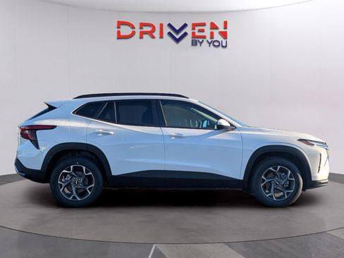 New 2026 Chevrolet Trax LT w/ Driver Confidence Package image 6